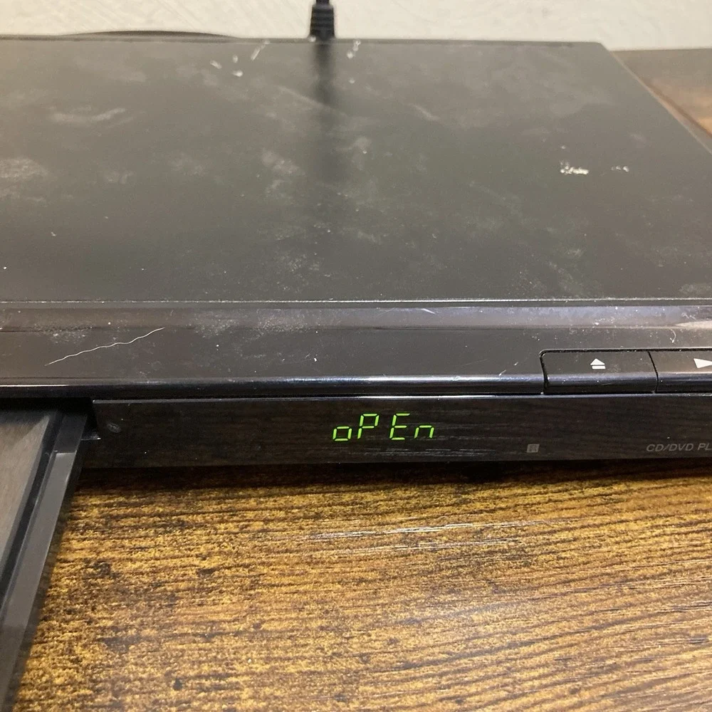 TESTED WORKS Sony DVP-SR-200P CD/DVD Player - Does Not Come With Remote